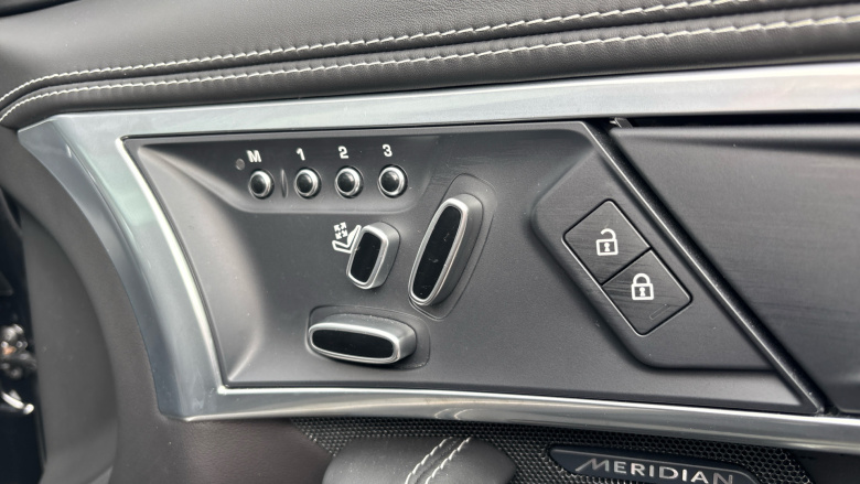 Jaguar F-Type 2.0 P300 R-Dynamic Black 2dr Auto Petrol Coupe